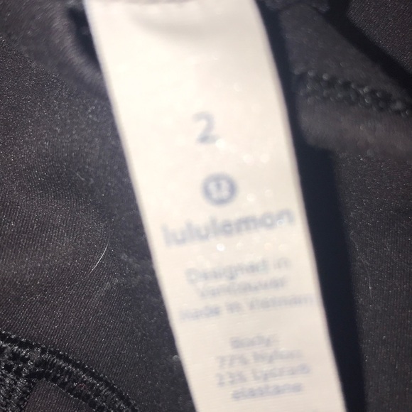 lululemon spandex shorts size 2 - Picture 3 of 3